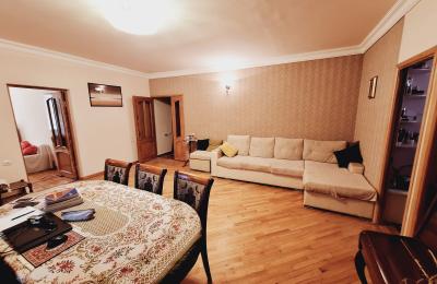 In Arabkir, on Mamikonyants Street, a 3-4 room apartment is for sal