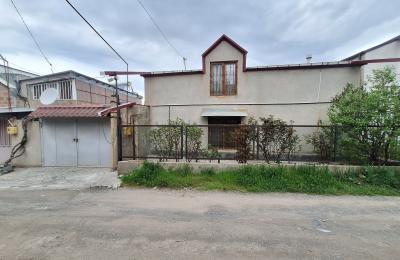 In Dzoraghbyur, near Lia, a 3-story house is for sale.