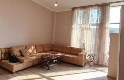 In the center a 3-room apartment for sale