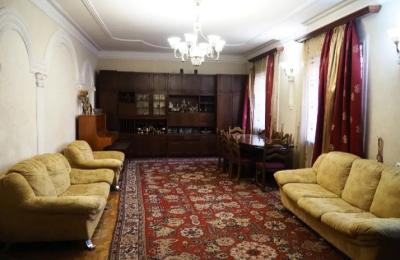 In Bangladesh a three-storey house for rent